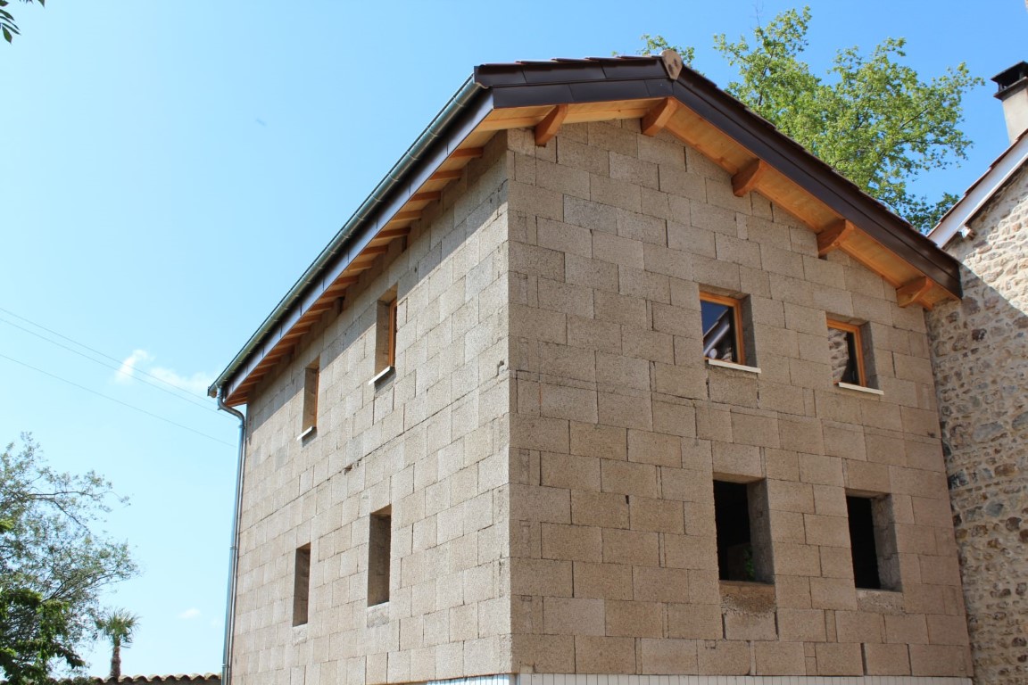 eco_construction_ciment_naturel_prompt.JPG