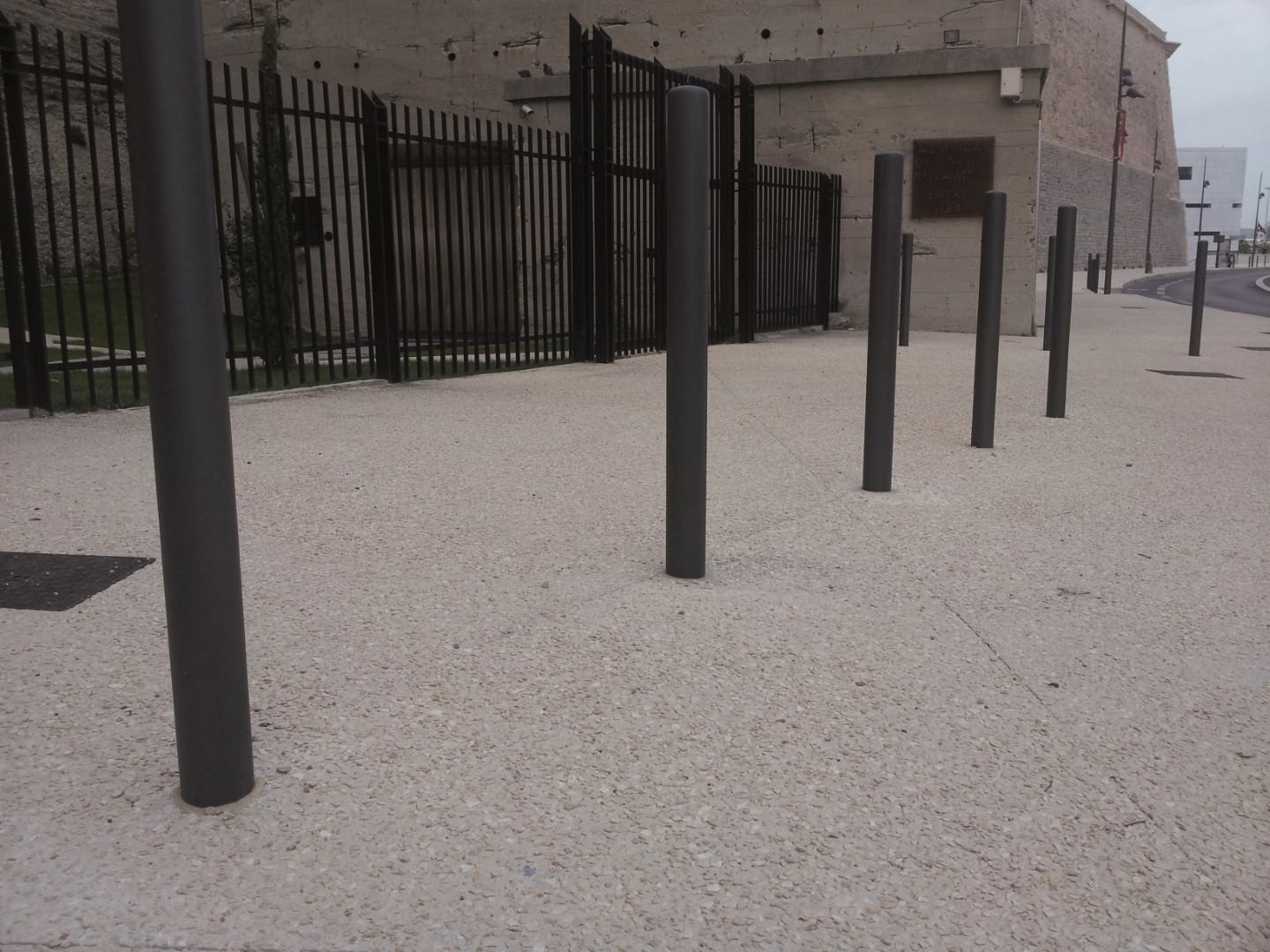 Scellement_mobiliers_urbains_1.jpg