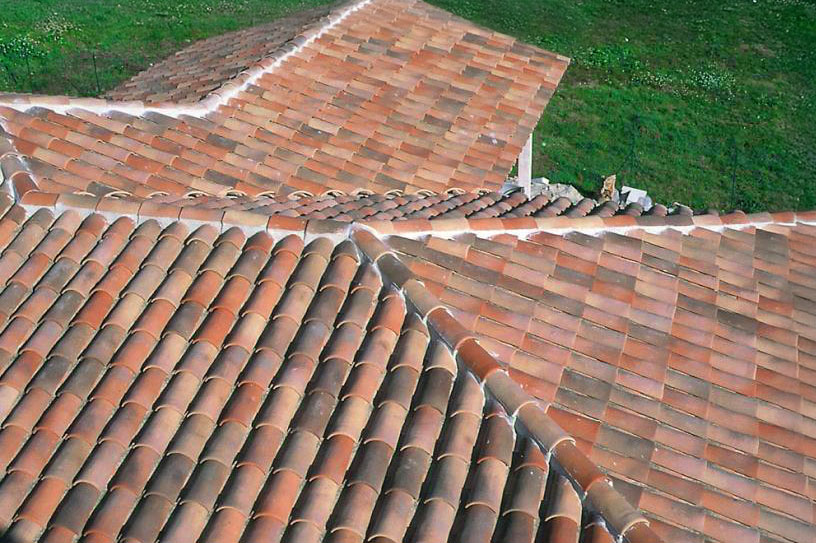 Scellement de tuiles, de faitages et de rives en Ciment Naturel