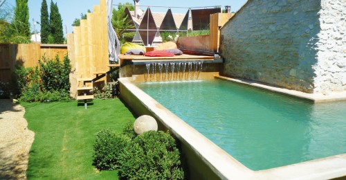 Waterproofing and finishing coating for natural basins
