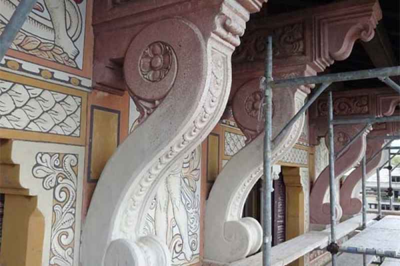 Restauration d'éléments décoratifs en ciment prompt