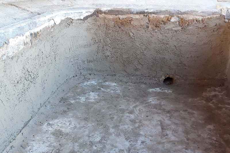 Parement intérieur du lavoir de Rochegude