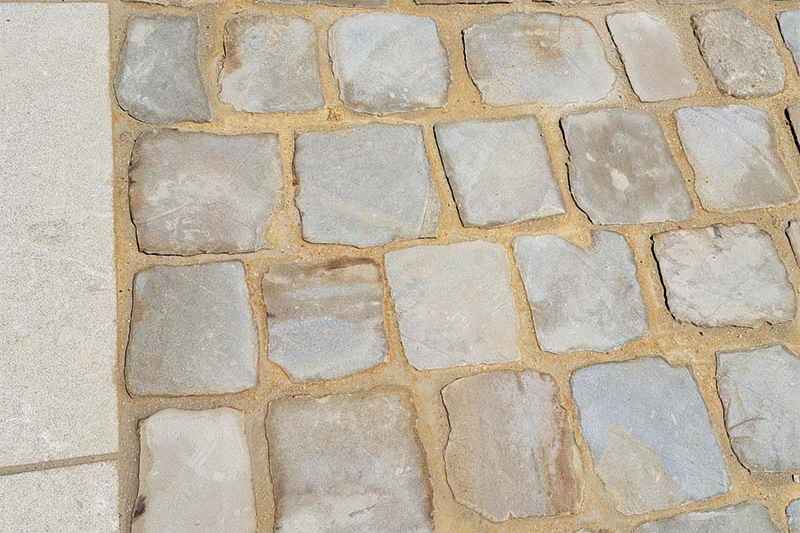 Restauration du parvis
