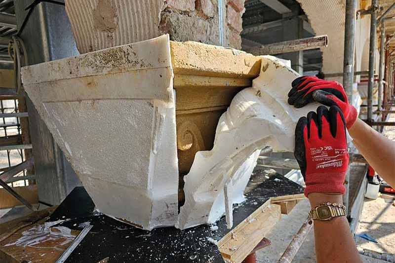 Restauration de colonnes ciment naturel Prompt